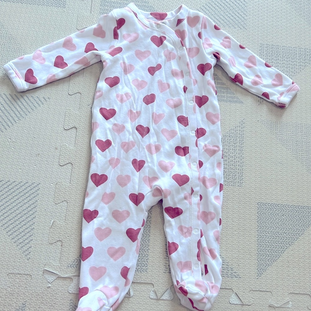 Nordstrom footie pajamas white with pink hearts